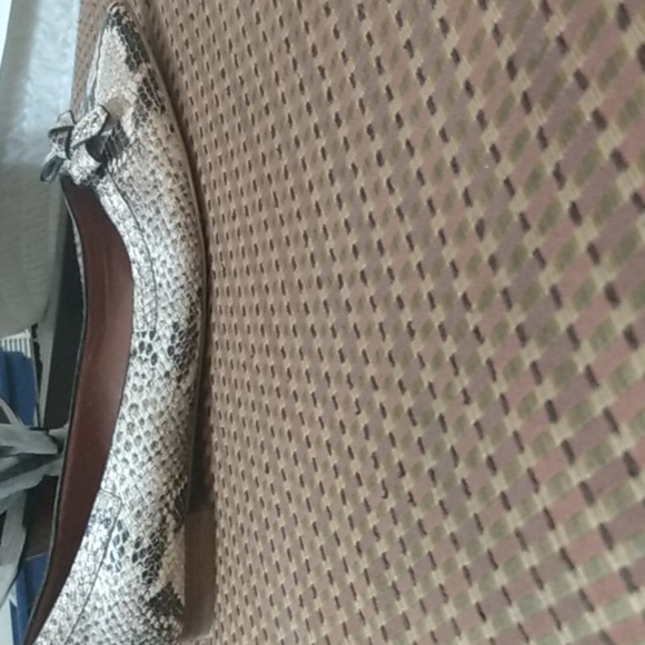 Cole Haan women's flats 7 1/2 - Picture 2 of 3